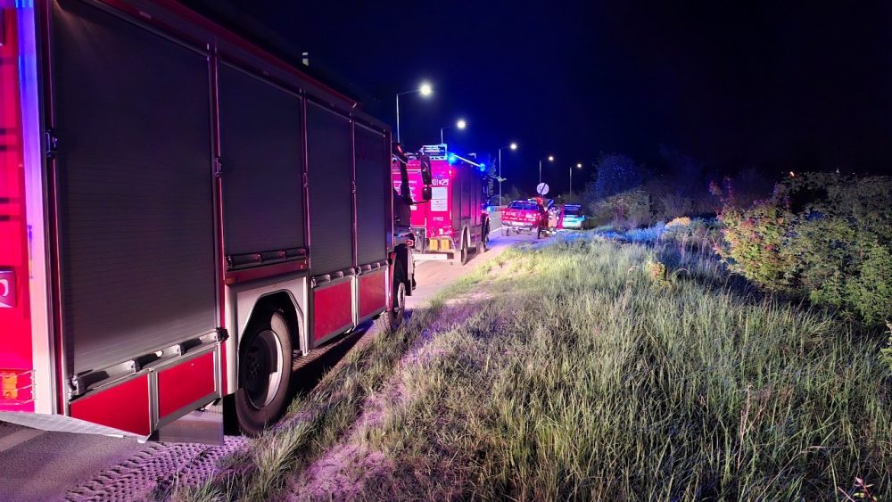 Nocne działania WIOŚ w Kielcach, Straży Pożarnej i Policji w związku z porzuconymi odpadami.